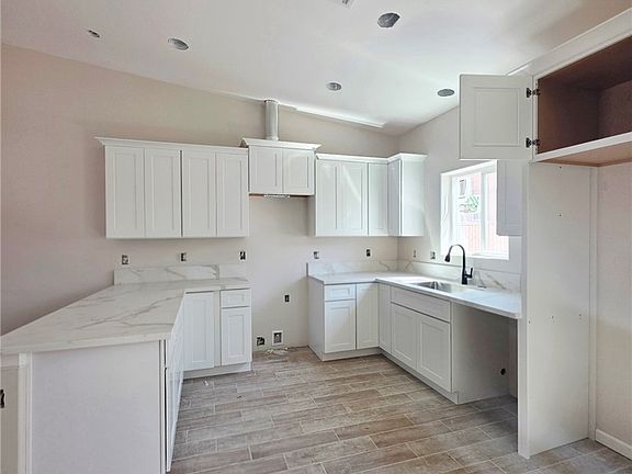 2nd image of 2115 Balboa Drive