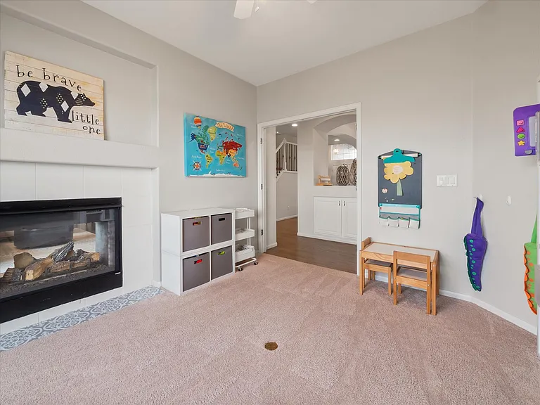 1048 Orion Way — Photo 21