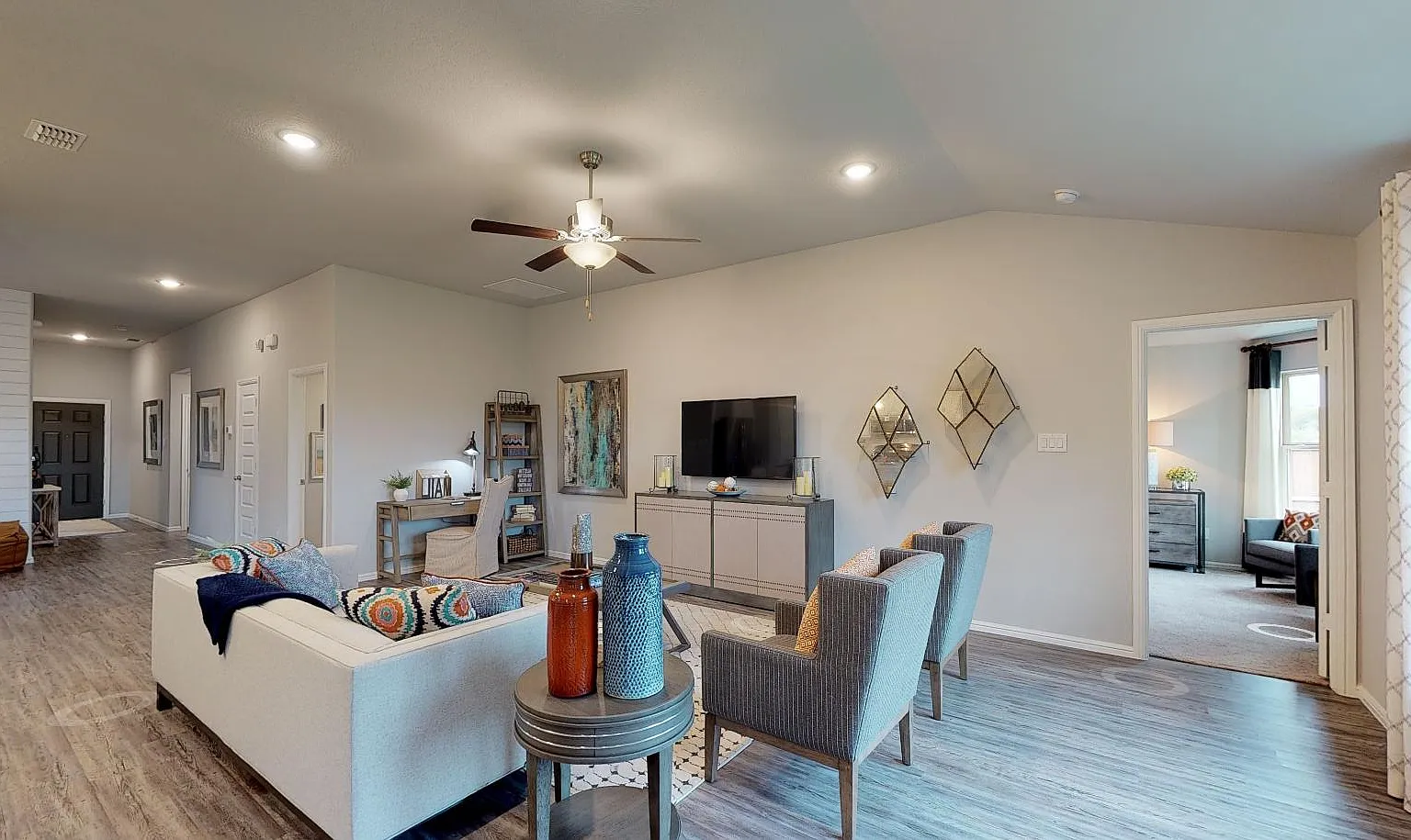 3221 Peacock Ln — Photo 2