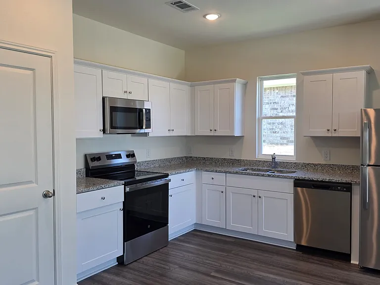 12732 Haymarket Rd — Photo 5