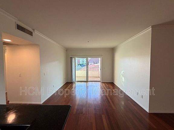 5th image of 906 S Serrano Ave Unit 403