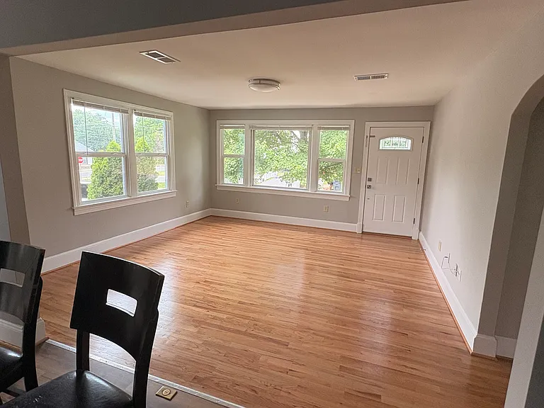 14651 Pratt St — Photo 8