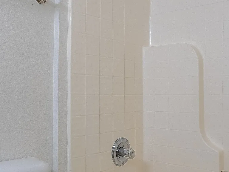 Aspen Grove Apartments - Hillsboro Oregon - Bathroom
