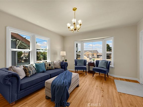 5th image of 232 Lois St