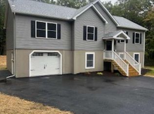 1647 N Rocky Mountain Dr, Effort, PA 18330