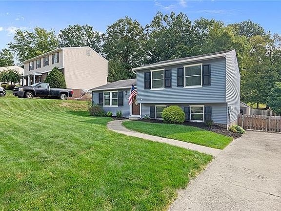 3rd image of 3041 Amy Dr