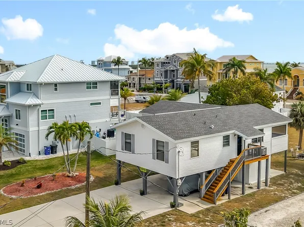 8010 Buccaneer Dr, Fort Myers Beach, FL 33931