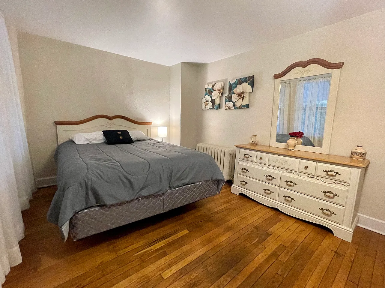 2 bed, 1000 sqft, $1,600 — Photo 3