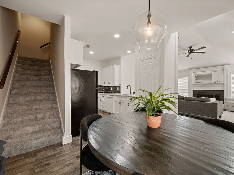 1919 Maplewood Trl — Photo 12
