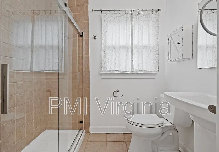 7805 Sheryl Dr — Photo 16