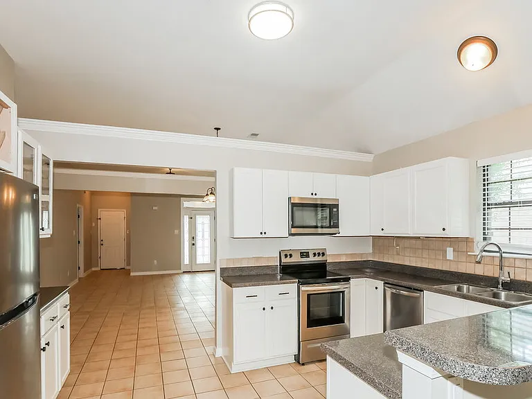 3800 Lake Village Cv — Photo 9