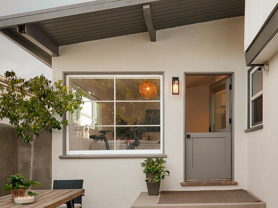 1st image of 522 Rosecrans Ave
