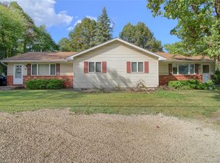 600 Oakville Waltz Rd, New Boston, MI 48164