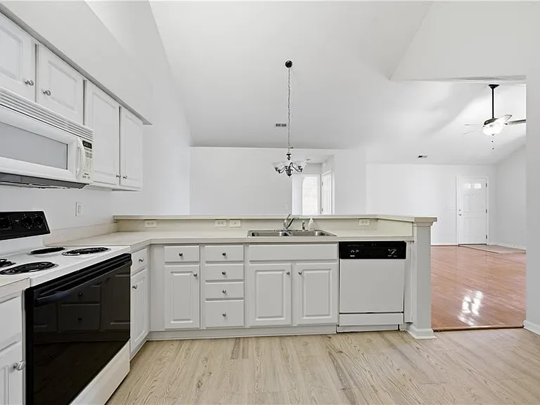 19108 Harvest Ridge Ln #19 — Photo 14