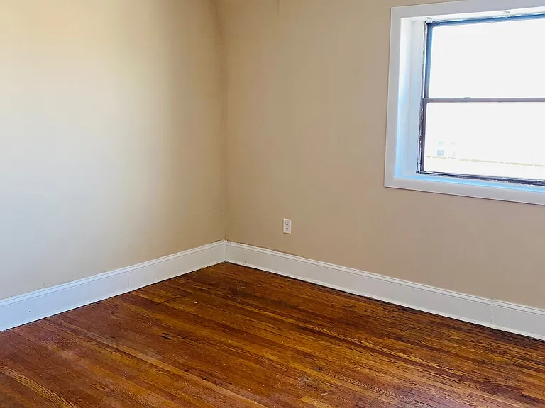 5447 Torresdale Ave — Photo 8