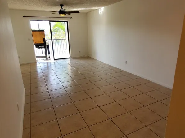 940 NW 106th Terrace #203, Pembroke Pines, FL 33026