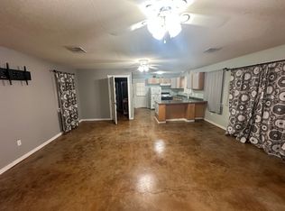 621 Trainer St, Blanco, TX 78606