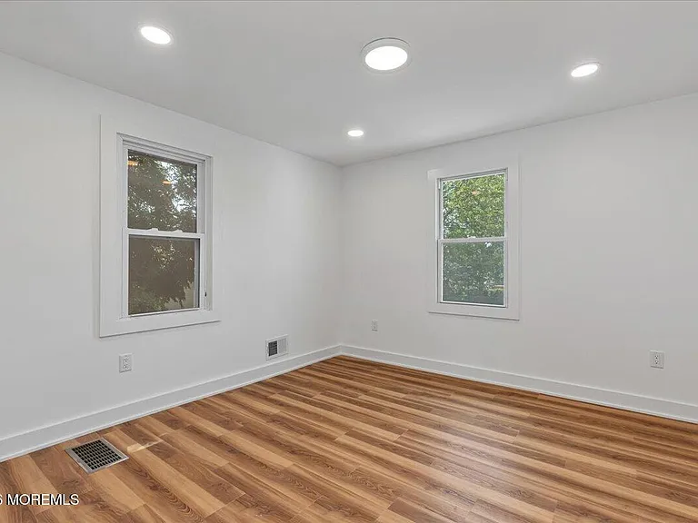 82 Neptune Ave #1/2 — Photo 22
