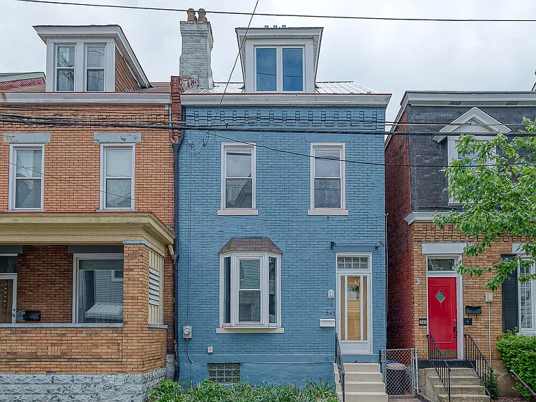 242 Edmond St — Photo 2