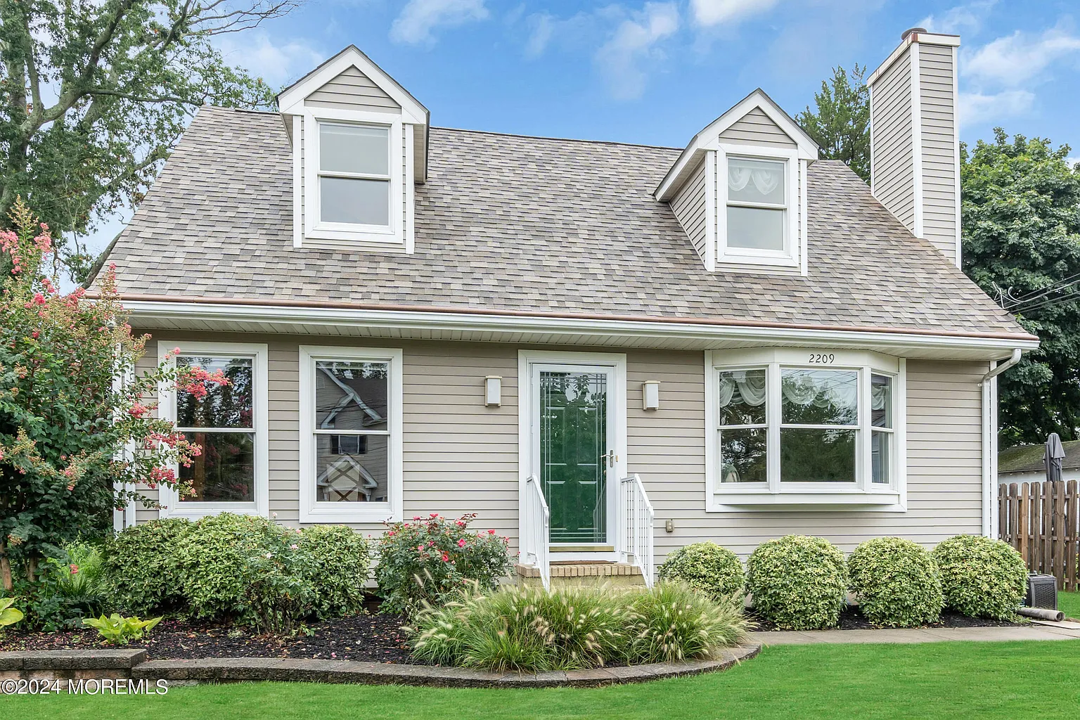 2209 Shore Drive photo 1