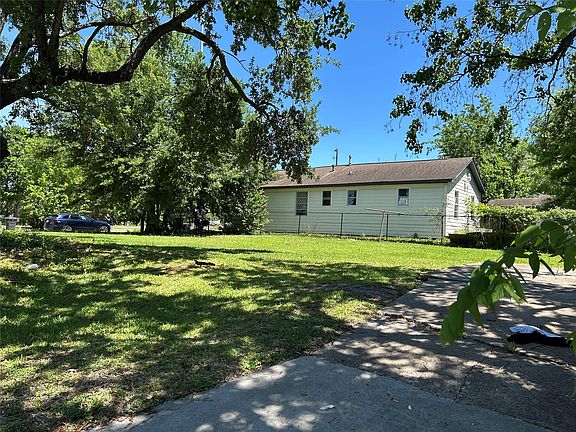 4th image of 4702 Stonewall St