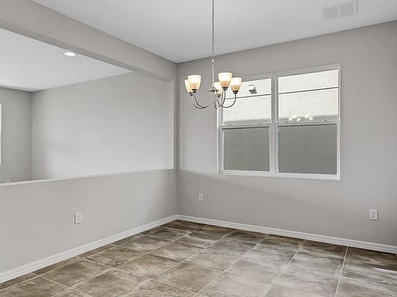 4th image of 2542 Volunteer Ave