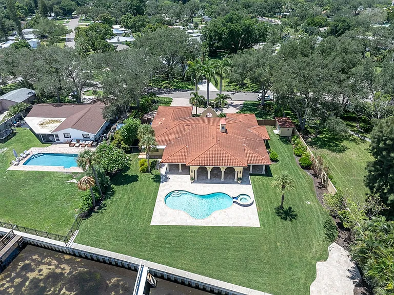 5810 Bahama Shores Dr S — Photo 76