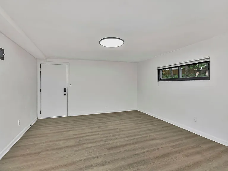 2535 Lysle Ln #1A — Photo 4