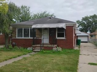 18536 Holland Ave, Eastpointe, MI 48021