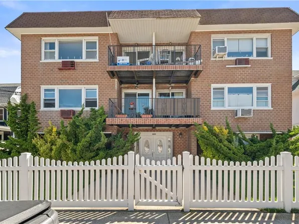 150 Beach 123rd St APT 3L, Rockaway Park, NY 11694