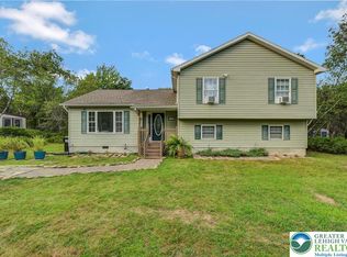 261 Clearview Dr, Long Pond, PA 18334