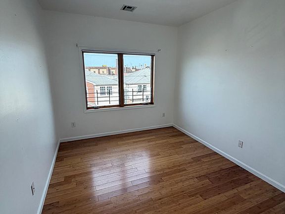 2nd image of 41 Manufacturers Pl APT 2
