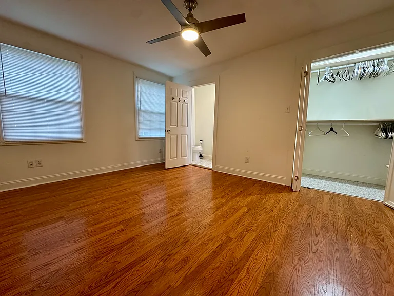 3328 Robert St — Photo 5