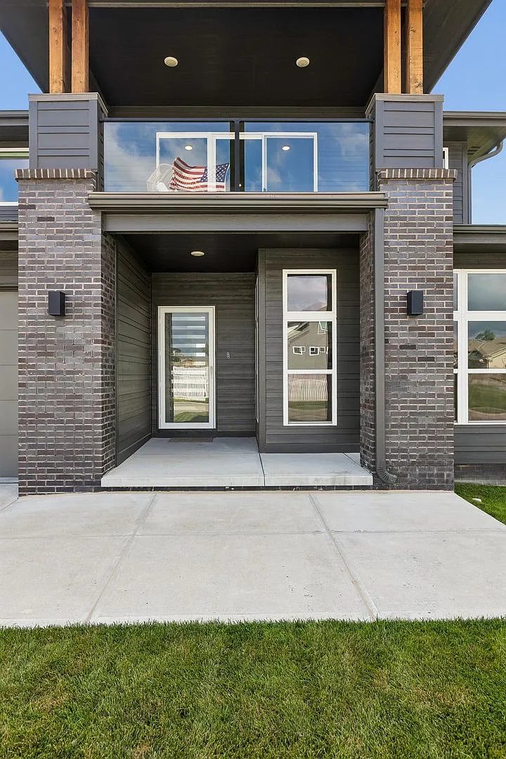 Luxurious 4 Bedroom in Yutan — Photo 3