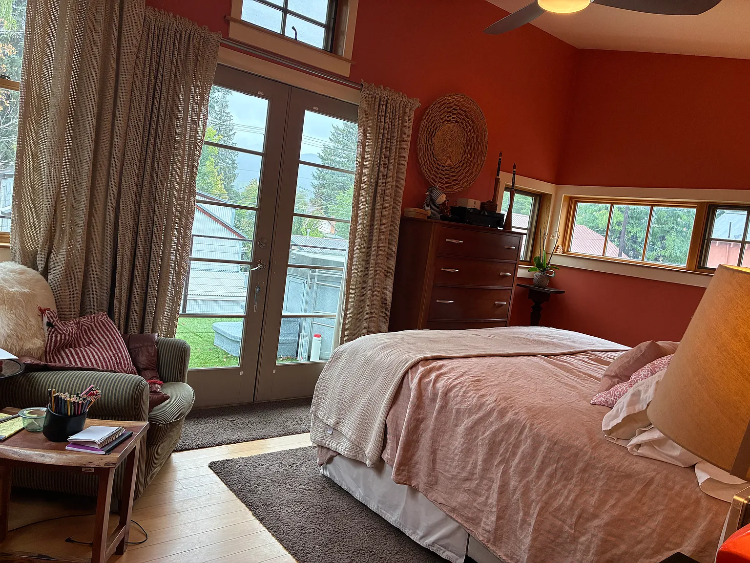 2 bed, 2.5 bath, 1750 sqft, $4,500 — Photo 3