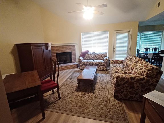 4th image of 9592 Chi Chi Ln