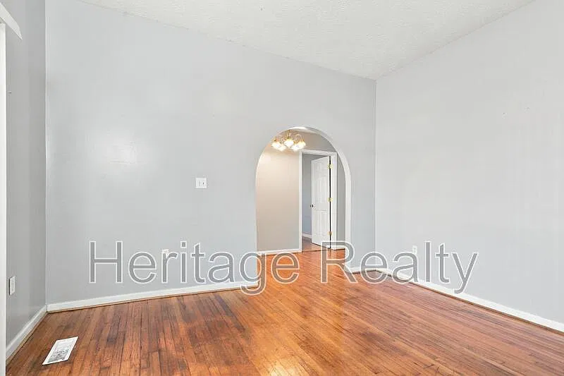 3 bed, 2.0 bath, 1258 sqft, $1,800 — Photo 3