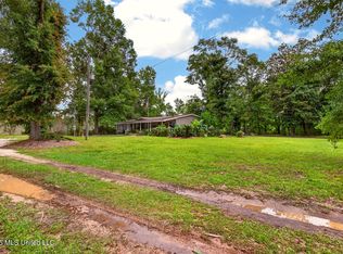 17990 Cuevas Rd, Kiln, MS 39556