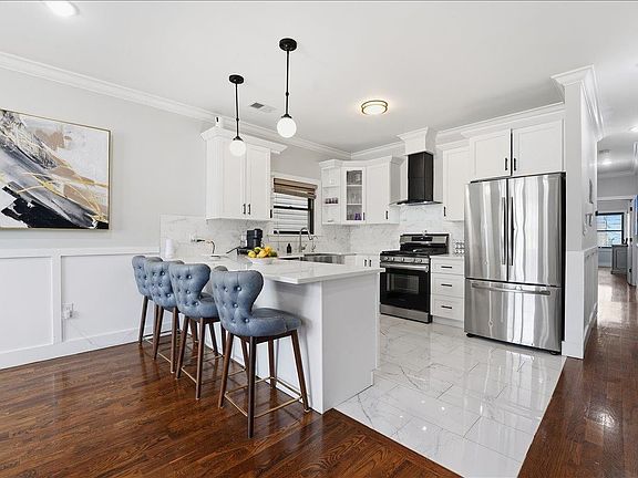 4th image of 127 Zabriskie St Floor 1
