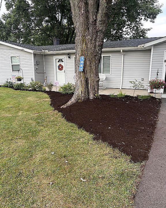1st image of 1487 Yale Dr