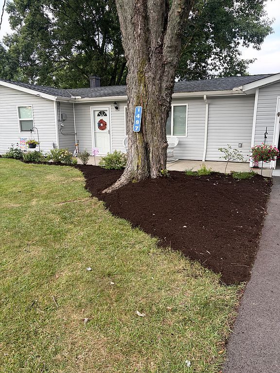 1487 Yale Dr - Property Image