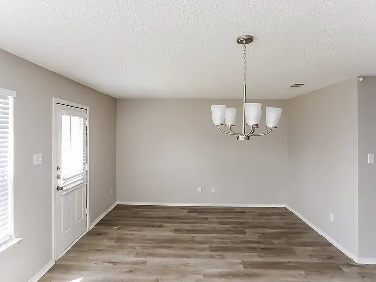 2036 Silverado Dr — Photo 5