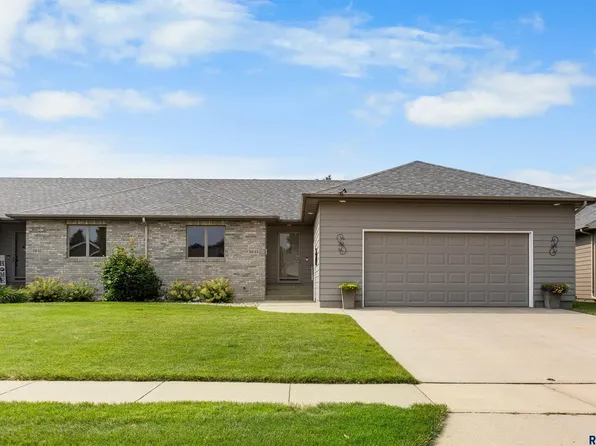 5945 S Lois Ln, Sioux Falls, SD 57108