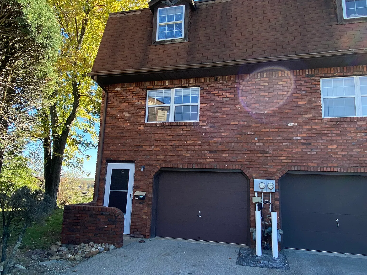 2 bed, 1000 sqft, $1,100 — Photo 1