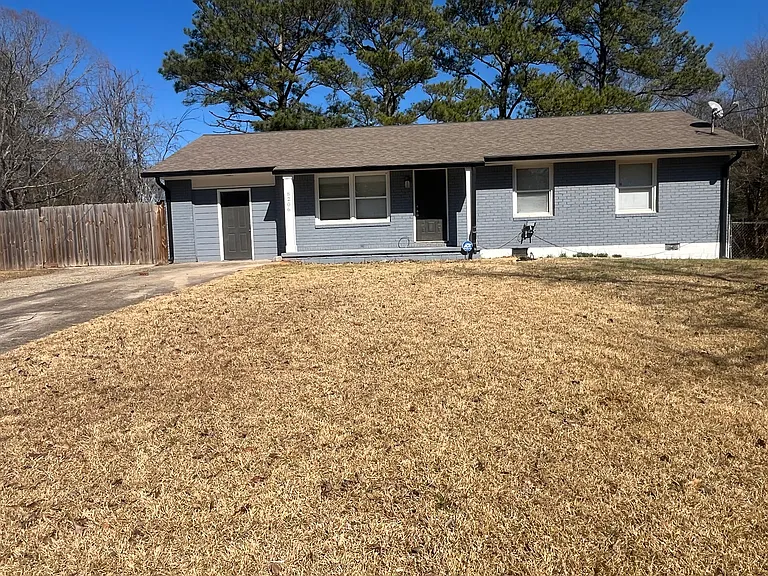 8206 Sussex Dr — Photo 1