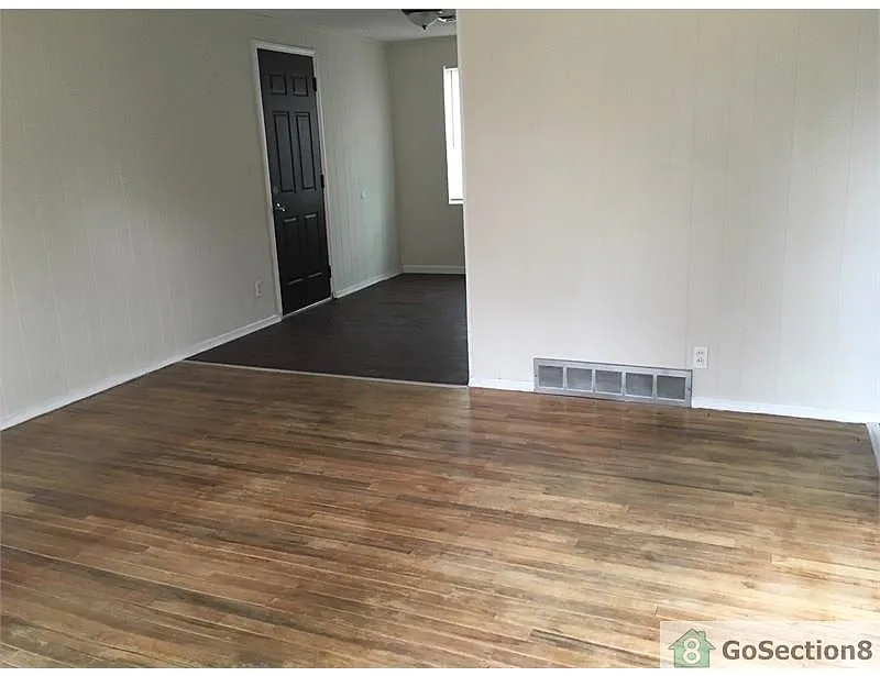 404 Jean Ave photo 1