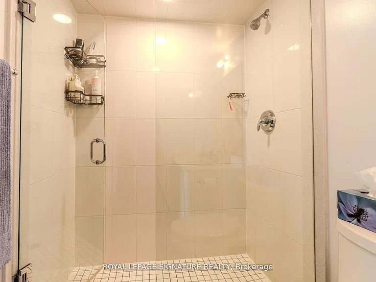 1215 Bayly St #Penthouse 206 — Photo 13