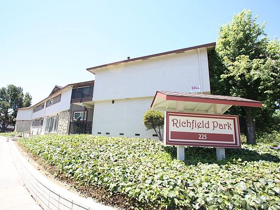 3rd image of 225 Richfield Dr APT 22