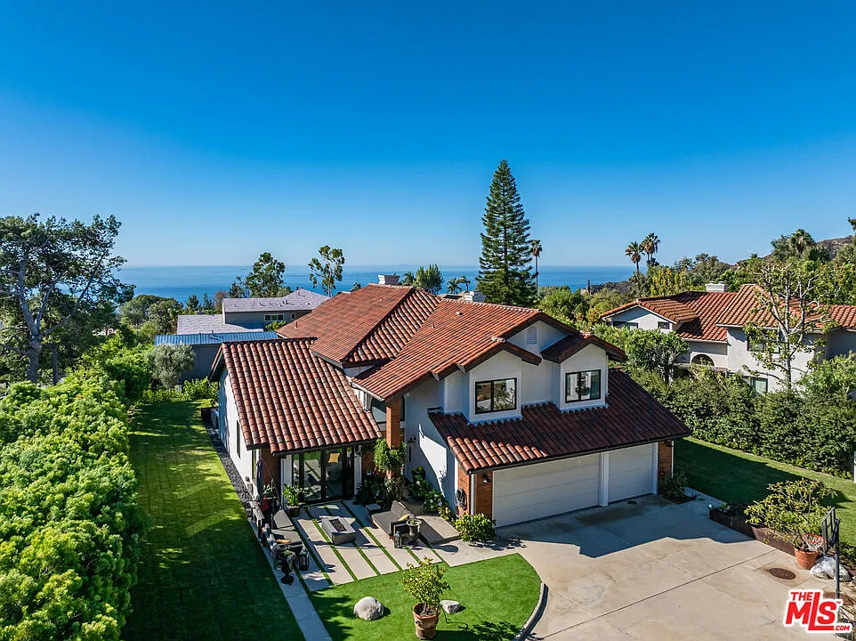 4 bed, 3.0 bath, 3000 sqft, $14,000 — Photo 1