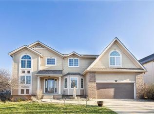 201 SE Carolina Dr, Lees Summit, MO 64063